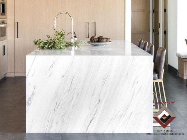 Ứng dụng của đá marble trắng vào khu vực bếp